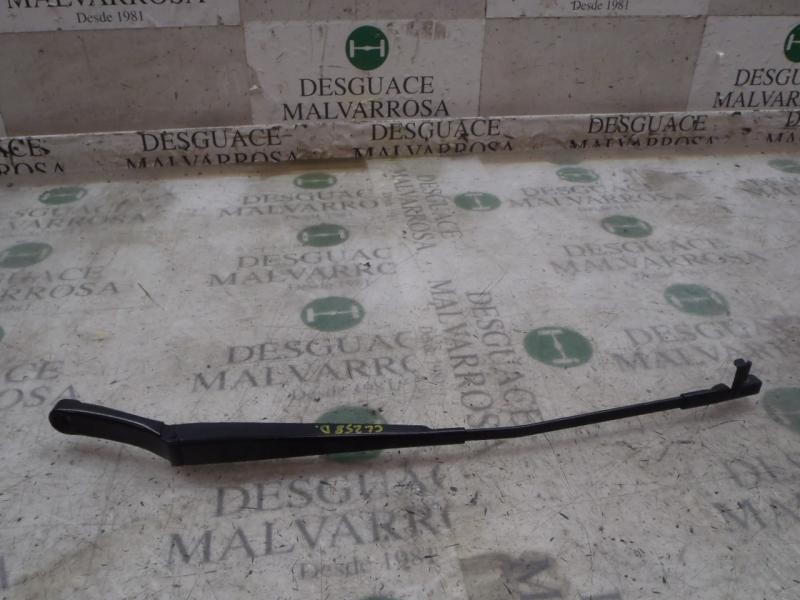 Recambio de brazo limpia delantero derecho para volkswagen touran (1t1) highline referencia OEM IAM 1T0955410A  