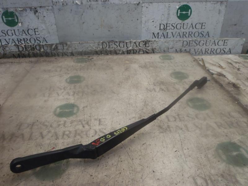 Recambio de brazo limpia delantero derecho para peugeot 308 confort referencia OEM IAM 6429EN  