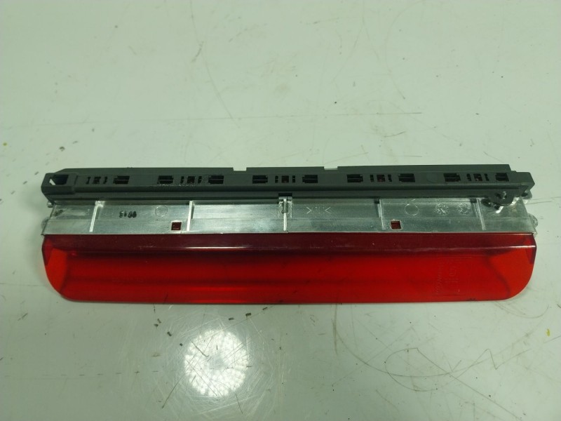 Recambio de piloto trasero central para ford ka (ru8) 1.2 referencia OEM IAM 1579398  