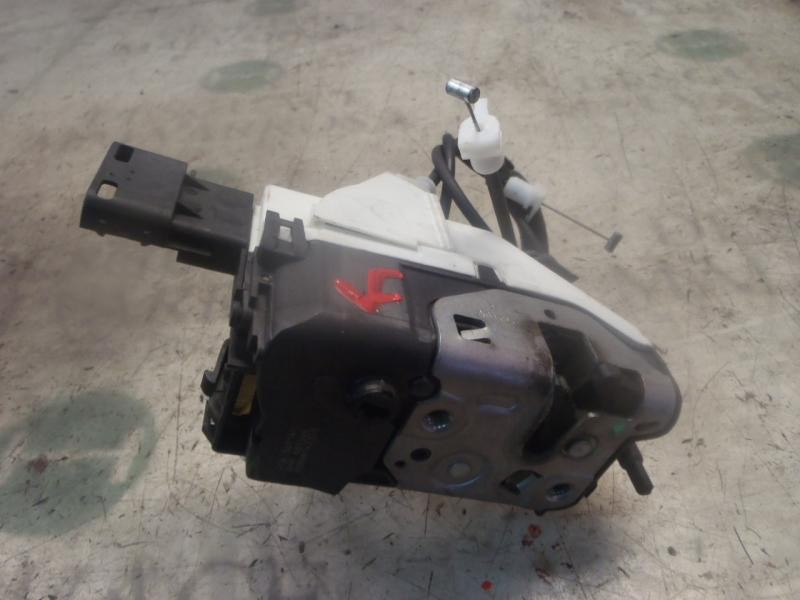 Recambio de cerradura puerta delantera derecha para peugeot 308 confort referencia OEM IAM 9800616580  