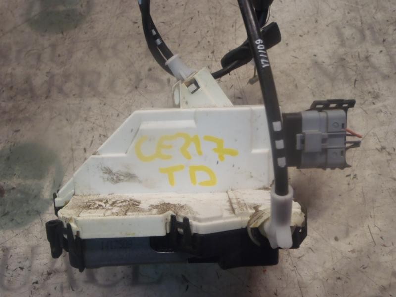 Recambio de cerradura puerta trasera derecha para peugeot 308 confort referencia OEM IAM 9800617280  