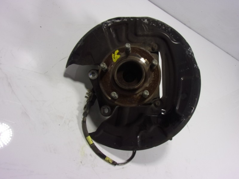 Recambio de mangueta trasera izquierda para ford mondeo lim. trend referencia OEM IAM 2318391  