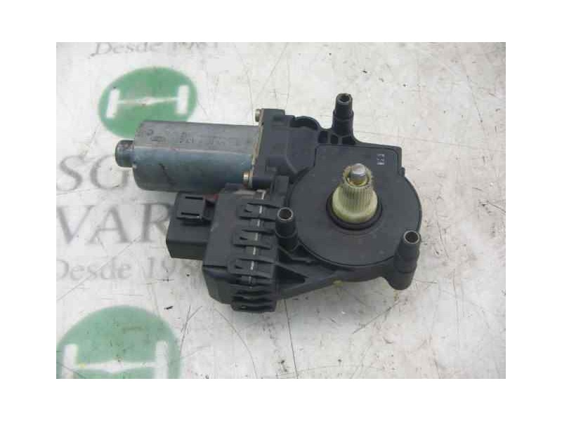 Recambio de motor elevalunas delantero derecho para audi a6 berlina (c4) 1.8 20v referencia OEM IAM   