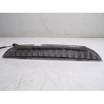 PILOTO TRASERO CENTRAL 8334A093 