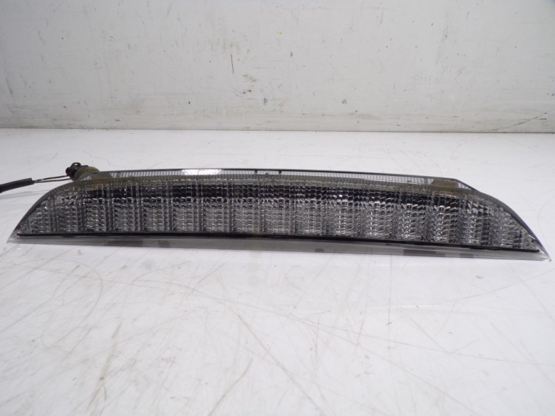 Recambio de piloto trasero central para mitsubishi asx (ga0w) 1.6 cat referencia OEM IAM 8334A093  