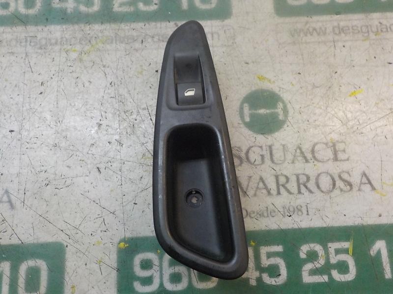 Recambio de mando elevalunas trasero izquierdo para peugeot 308 sw envy referencia OEM IAM 649031  