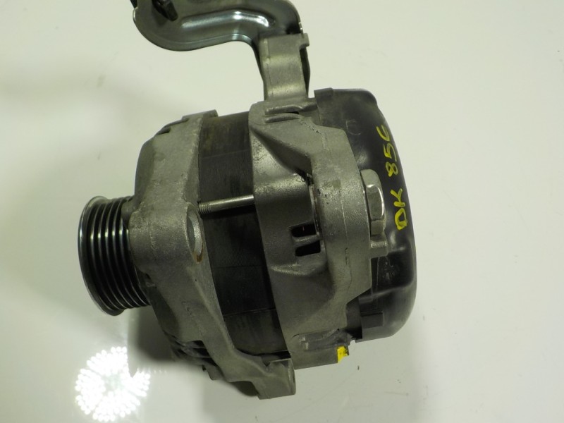 Recambio de alternador para toyota auris 1.4 turbodiesel cat referencia OEM IAM 270600N100 27060ON100 