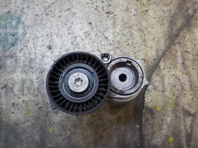 Recambio de tensor correa auxiliar para skoda fabia (5j2 ) urban referencia OEM IAM 03E903133B  