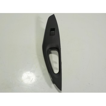 MANDO ELEVALUNAS TRASERO DERECHO 7427102830 7427102830 