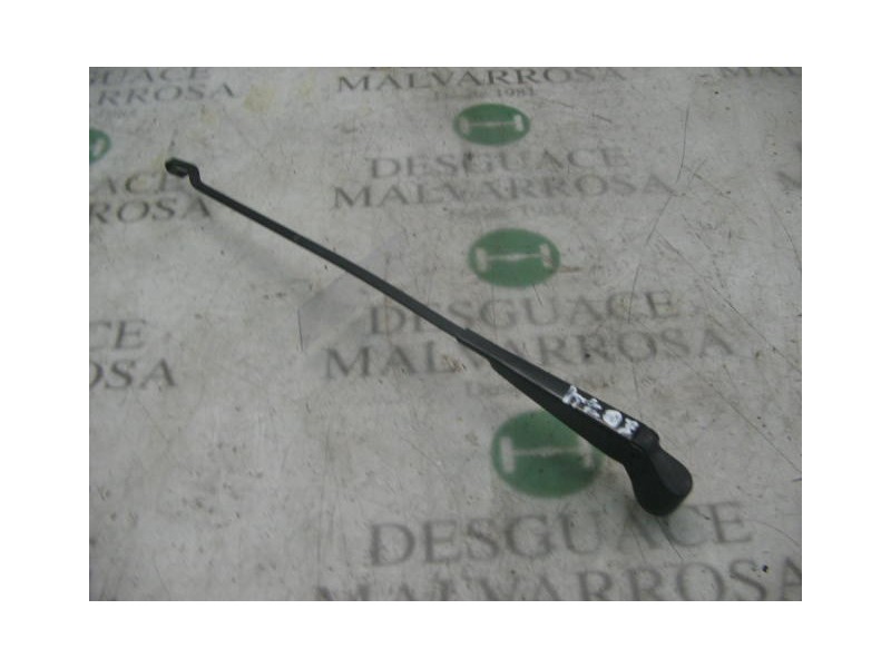 Recambio de brazo limpia delantero derecho para opel corsa b sport referencia OEM IAM   