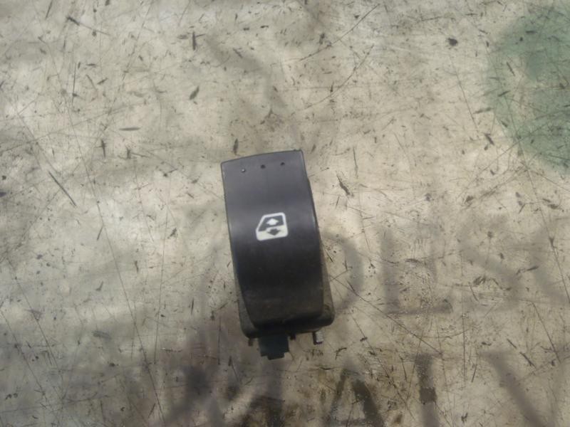 Recambio de mando elevalunas trasero derecho para renault scenic ii confort dynamique referencia OEM IAM   