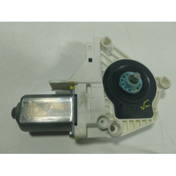 MOTOR ELEVALUNAS DELANTERO DERECHO 8K0959801B 8K0959801B 