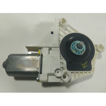 MOTOR ELEVALUNAS TRASERO DERECHO 8K0959801B 8K0959801B 