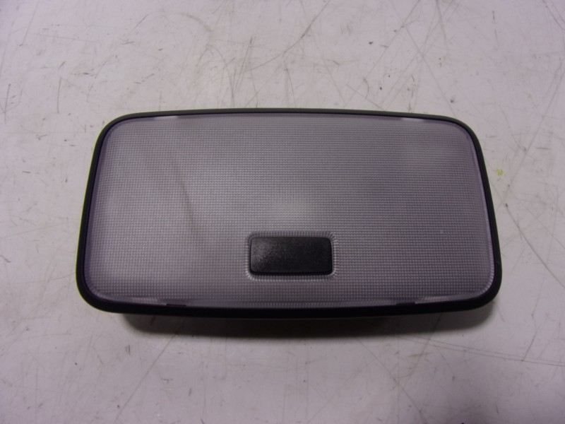 Recambio de piloto interior para toyota corolla cross hybrid 1.8 referencia OEM IAM 8124048040C1  