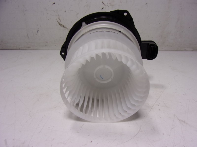 Recambio de motor calefaccion para toyota corolla cross hybrid 1.8 referencia OEM IAM 8710342120 04G255610 