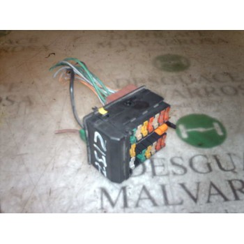 CAJA RELES / FUSIBLES 