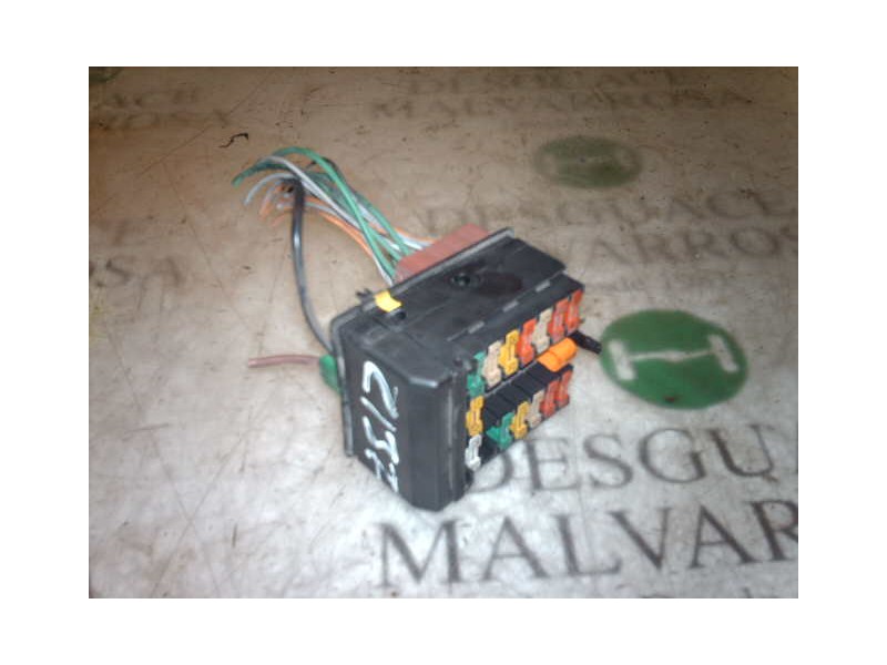 Recambio de caja reles / fusibles para citroën xantia berlina 1.9 turbodiesel referencia OEM IAM   