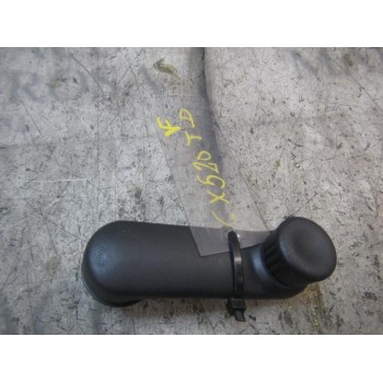 MANETA ELEVALUNAS TRASERA DERECHA 