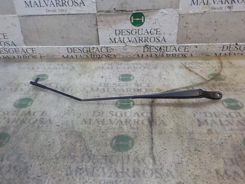 Recambio de brazo limpia delantero derecho para peugeot 207 1.6 16v hdi fap referencia OEM IAM   