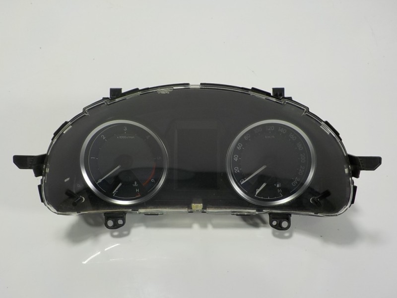 Recambio de cuadro instrumentos para toyota auris 1.4 turbodiesel cat referencia OEM IAM 838000ZV82 838000ZV81 
