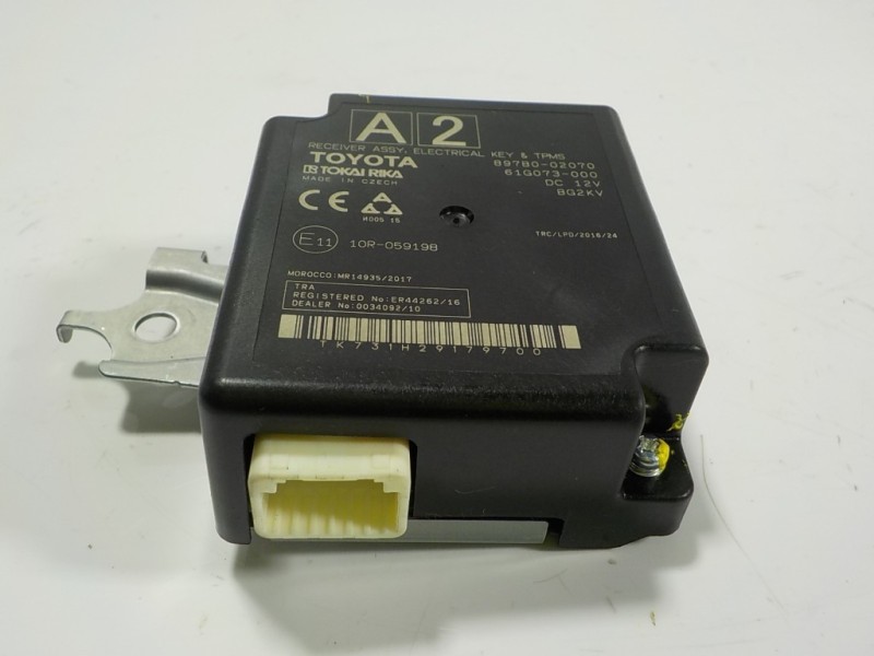 Recambio de modulo electronico para toyota corolla (e21) sedan 1.8 16v hybrid referencia OEM IAM  897B002070 