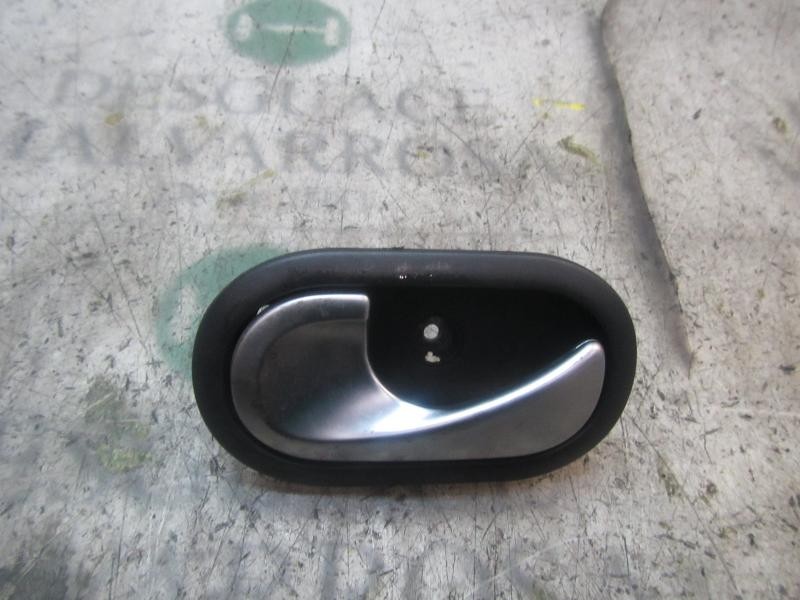 Recambio de maneta interior delantera izquierda para renault clio iii confort dynamique referencia OEM IAM   