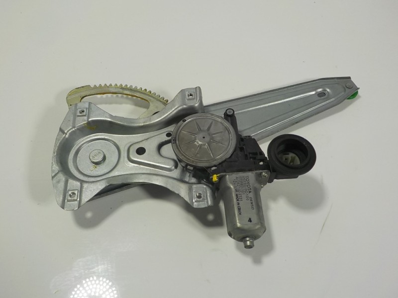 Recambio de elevalunas trasero izquierdo para toyota auris 1.4 turbodiesel cat referencia OEM IAM 6984002240 857100D100 