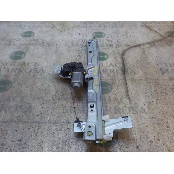 ELEVALUNAS DELANTERO DERECHO 