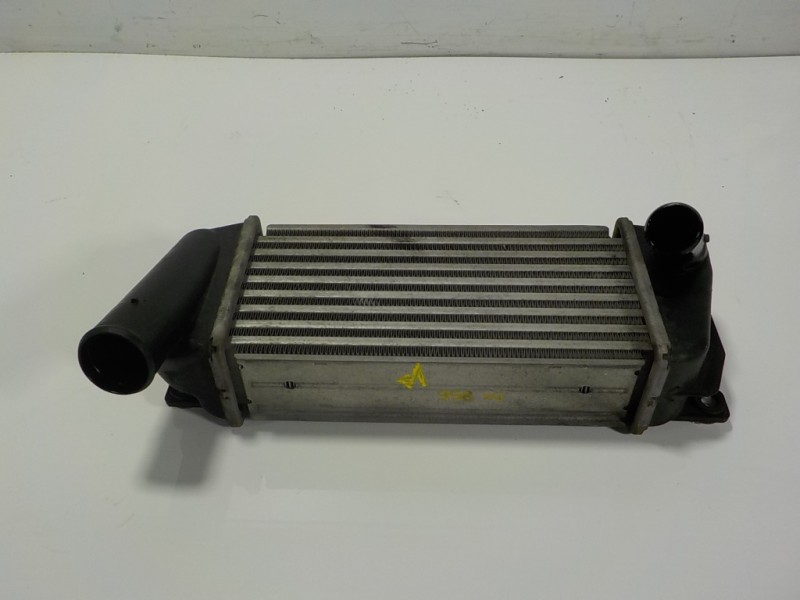 Recambio de intercooler para toyota auris 1.4 turbodiesel cat referencia OEM IAM 179400N080 3311220304 