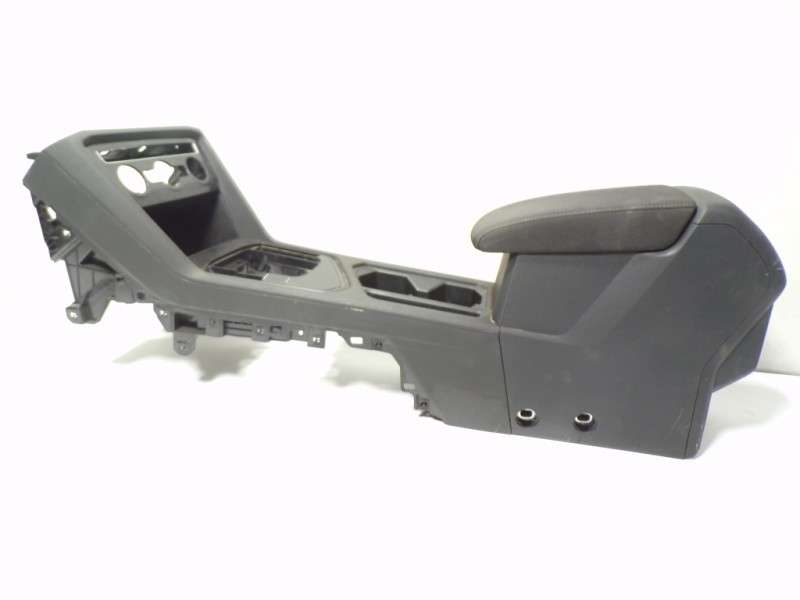 Recambio de apoyabrazos central para volkswagen tiguan 2.0 tdi referencia OEM IAM 5NB863241G82V 5NB862531 
