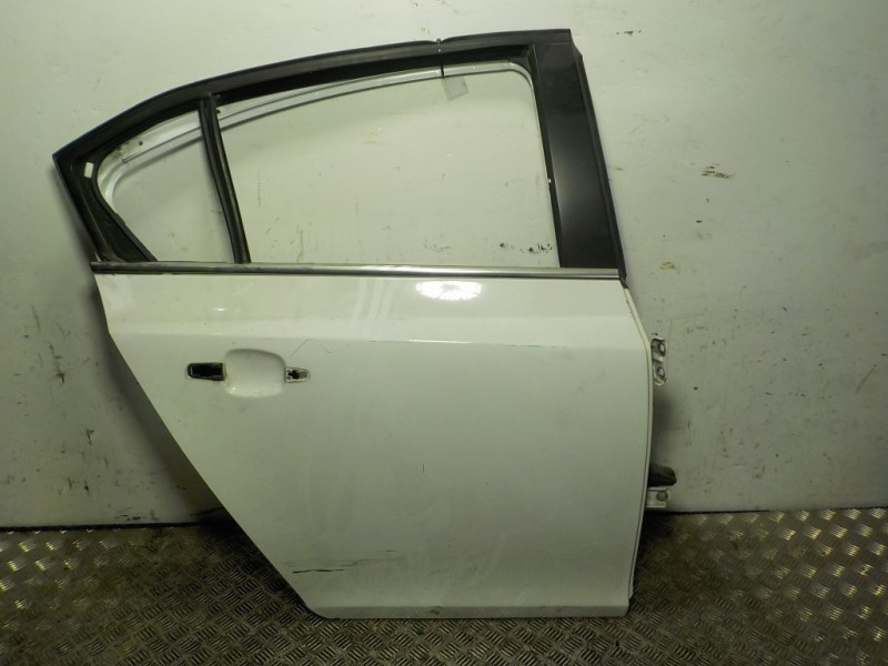 Recambio de puerta trasera derecha para chevrolet cruze ls referencia OEM IAM   