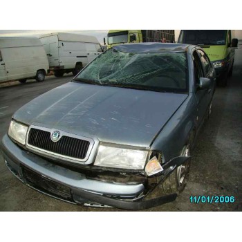 SKODA OCTAVIA BERLINA (1Z3)