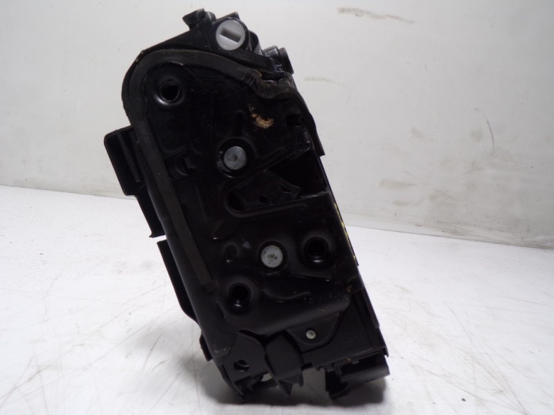 Recambio de cerradura puerta trasera izquierda para volkswagen tiguan 2.0 tdi referencia OEM IAM  5NA839815C 