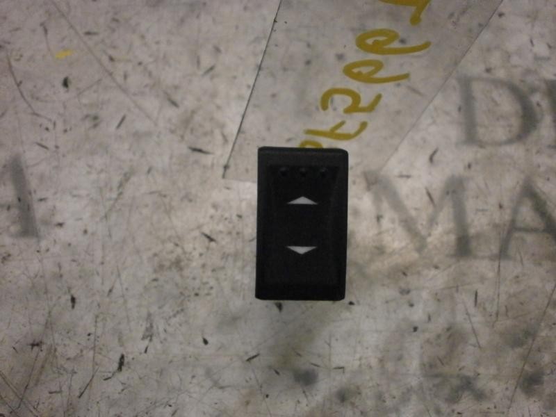 Recambio de mando elevalunas trasero izquierdo para ford mondeo berlina (ge) ghia referencia OEM IAM   