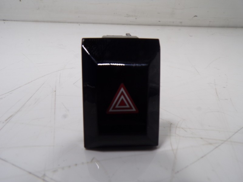 Recambio de warning para toyota corolla (e21) sedan 1.8 16v hybrid referencia OEM IAM  15F448 