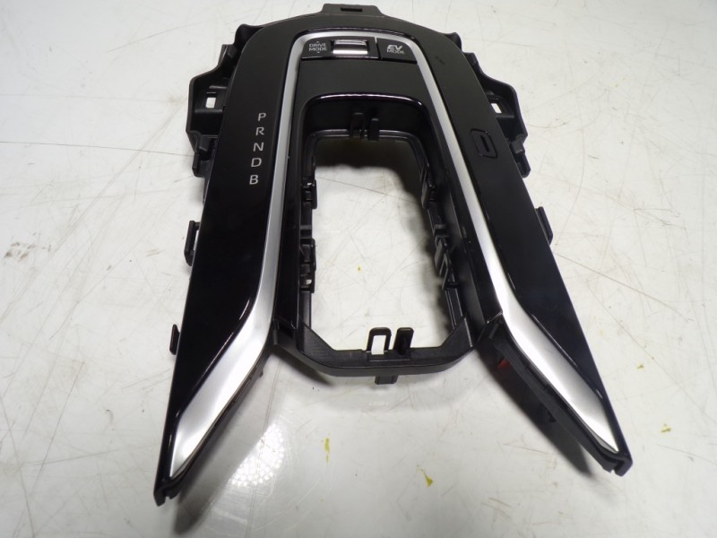 Recambio de modulo electronico para toyota corolla (e21) sedan 1.8 16v hybrid referencia OEM IAM  76L507LH 