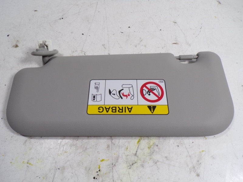 Recambio de parasol derecho para toyota rav4 hybrid fwd referencia OEM IAM 7431042681B0  