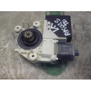 MOTOR ELEVALUNAS TRASERO DERECHO 