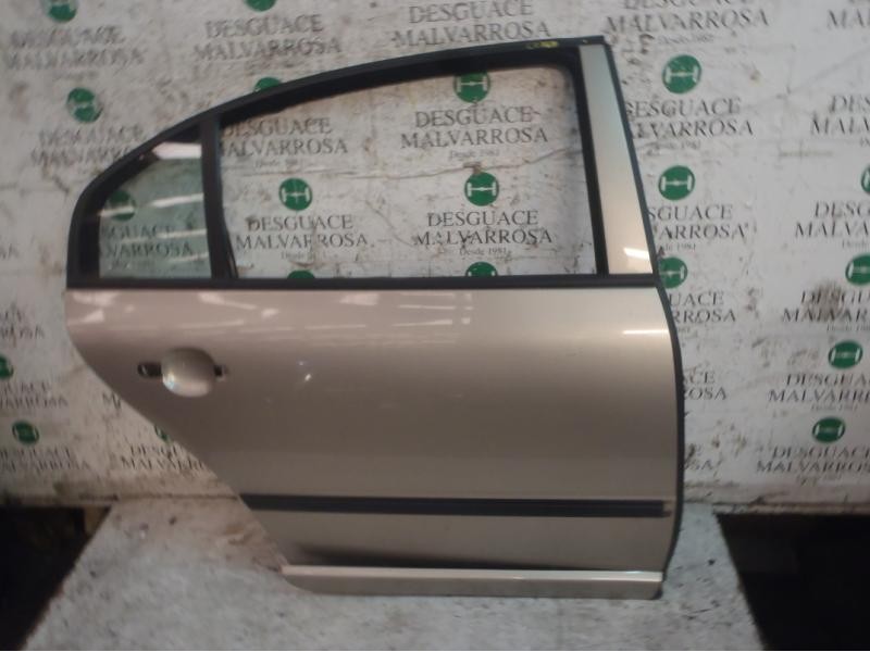 Recambio de puerta trasera derecha para skoda superb (3u4) classic referencia OEM IAM   