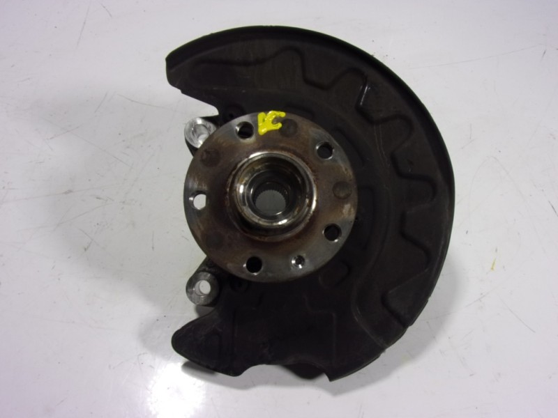 Recambio de mangueta delantera izquierda para volkswagen tiguan 2.0 tdi referencia OEM IAM 5Q0407253A  