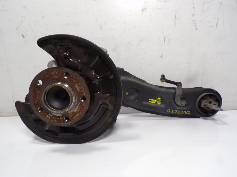 Recambio de mangueta trasera derecha para mercedes-benz clase cla (w117) 2.1 cdi cat referencia OEM IAM A2463503641  