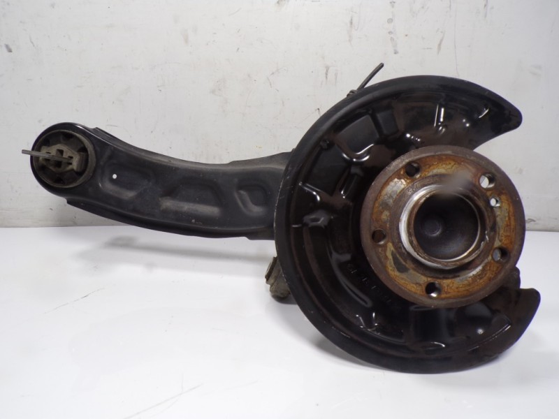 Recambio de mangueta trasera izquierda para mercedes-benz clase cla (w117) 2.1 cdi cat referencia OEM IAM A2463503541  