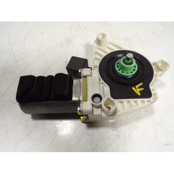 MOTOR ELEVALUNAS TRASERO DERECHO A2078200542 