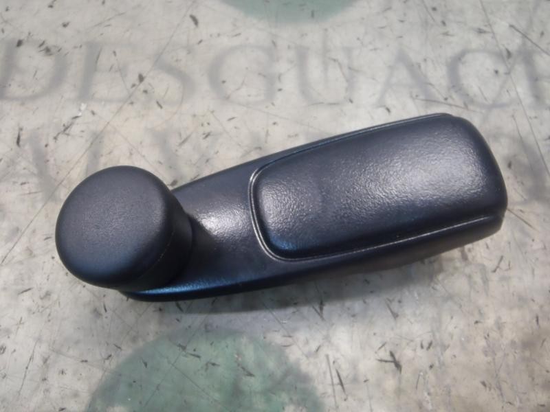 Recambio de maneta elevalunas trasera derecha para citroën c3 1.4 hdi fap referencia OEM IAM 9240H7  