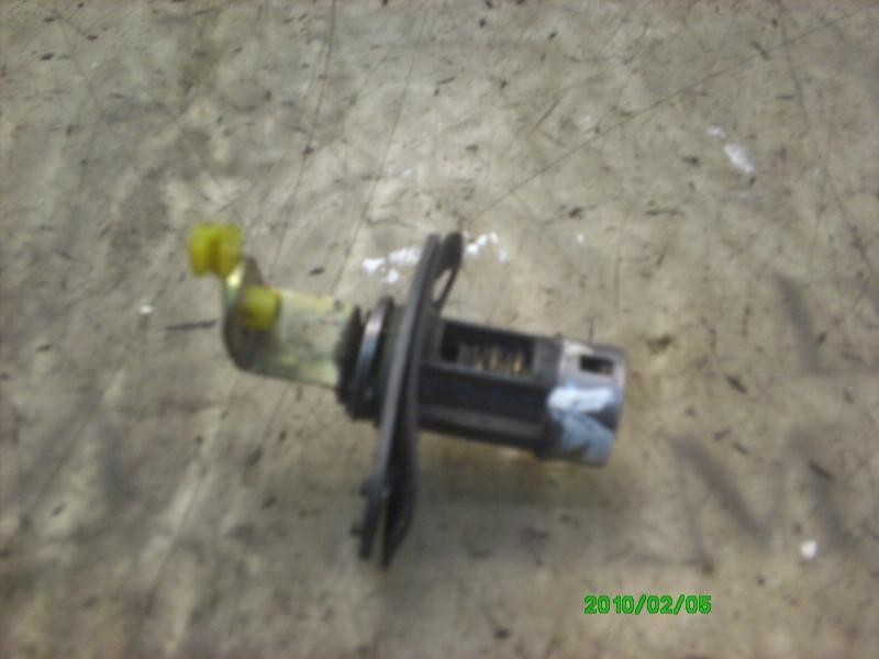 Recambio de maneta porton para hyundai coupe (j2) 1.6 16v cat referencia OEM IAM   