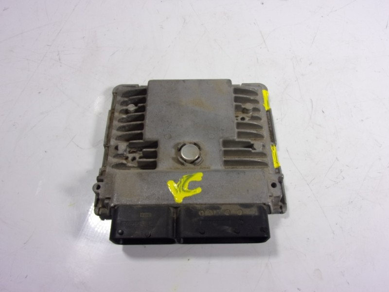 Recambio de centralita motor uce para skoda yeti 1.2 tsi referencia OEM IAM 03F906070JH 03F906070JH 5WP44898