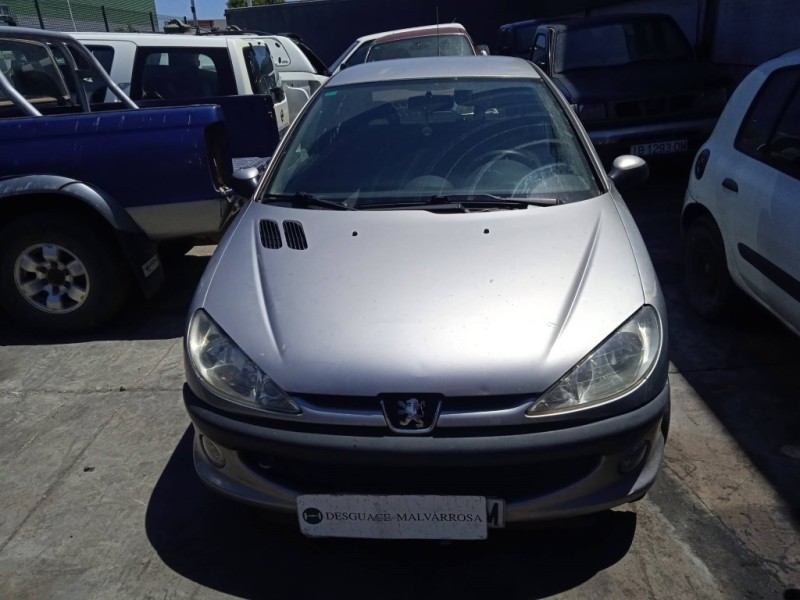 peugeot 206 berlina del año 2001