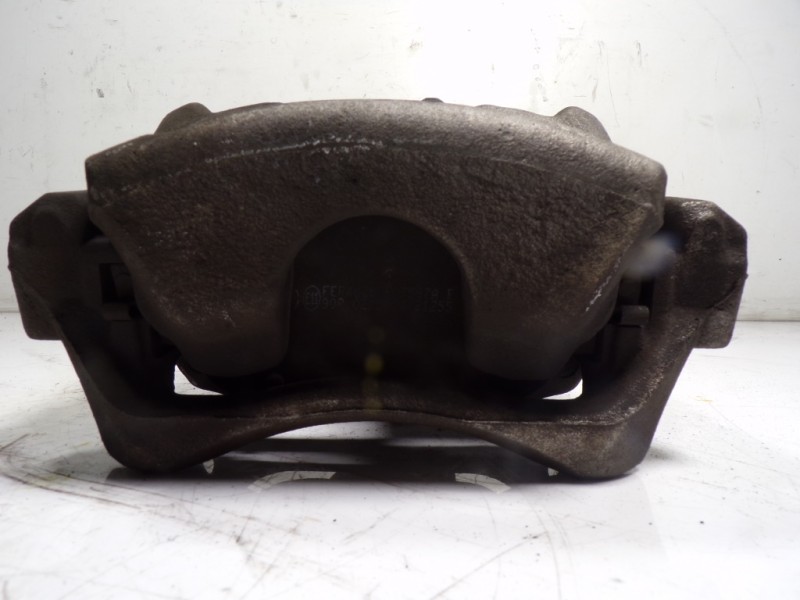 Recambio de pinza freno delantera izquierda para mercedes-benz clase cla (w117) 2.1 cdi cat referencia OEM IAM A0004216781  