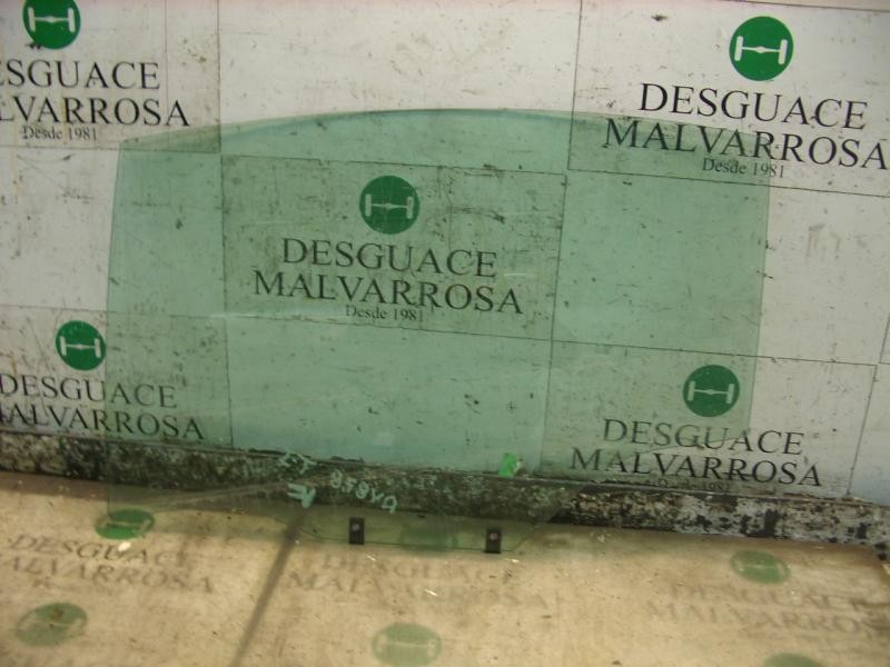 Recambio de cristal puerta trasero izquierdo para citroën c4 berlina lx referencia OEM IAM   