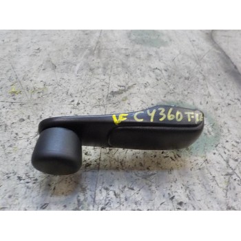 MANETA ELEVALUNAS TRASERA IZQUIERDA 9240H7 